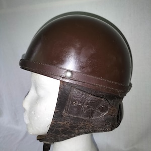 Vacker autentisk vintage motorcykelhjälm (öppen hjälm) från 1950-talet
