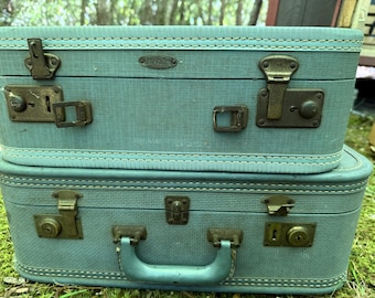 set of 2 vacationer suitcases for decor