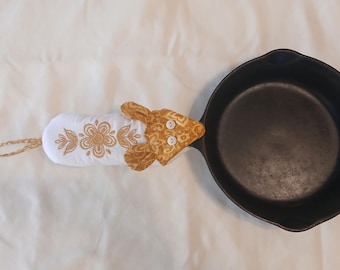 Handle Cover for Cast Iron Pans: Inspired by Pyrex Butterfly Gold