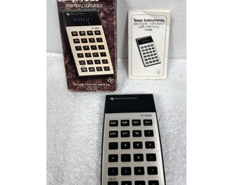 Vintage 1977 Texas Instruments Incorporated Memory Calculator TI 1025 Box