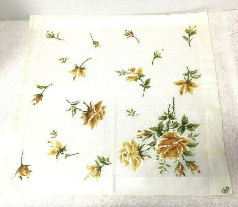 Vintage Hankie Original Brumel Tag Yellow /& White Roses Large 16 inches