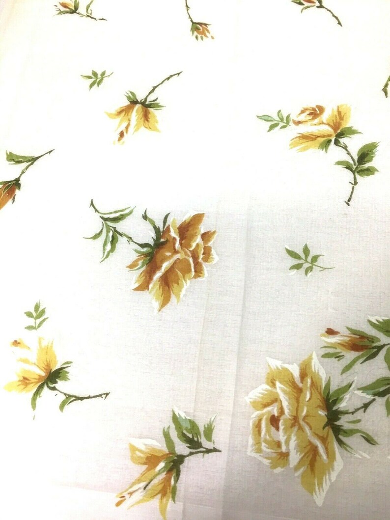 Vintage Hankie Original Brumel Tag Yellow /& White Roses Large 16 inches