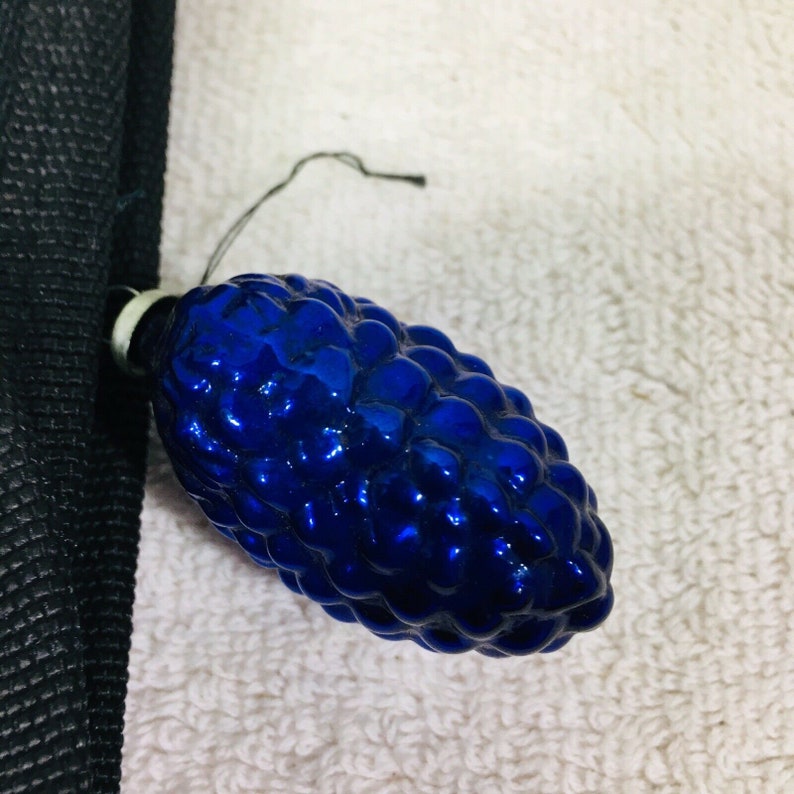 Older Glass Christmas Ornament Deep Purple Grape Cluster 1 34 In Japan Cap
