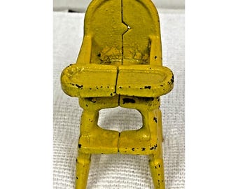 Vintage Miniature Dollhouse Kilgore Toy Yellow Cast Iron Baby Feeding Highchair