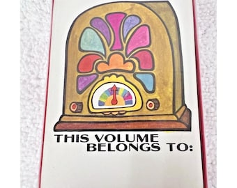 50 láminas de vinilo engomado con la inscripción "This Volume Belongs To Record Album Plates" de la década de 1960, sin abrir.