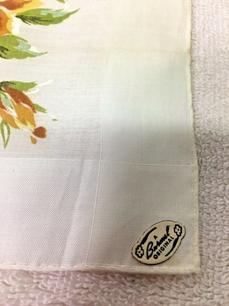 Vintage Hankie Original Brumel Tag Yellow /& White Roses Large 16 inches