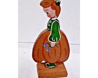 Vintage Miniature Hand Carved Wood Girl Flowers Bouquet Dollhouse Toy Figurine