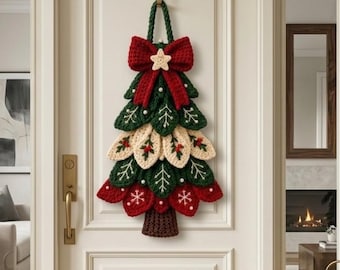 Weihnachtsbaum-Türhänger-Anleitung (PDF), Häkelbaum mit mehrlagigen Blättern und Blütenblättern, Filz-Weihnachtsdeko-Anleitung, Wandbehang in Baumform, DIY-Weihnachtsdeko für die Tür