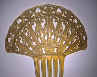 antique MANTILLA STYLE HAIR COMB deco fan Antique Art Deco Celluloid Mantilla Pierced Fan Hair Comb  main image 2