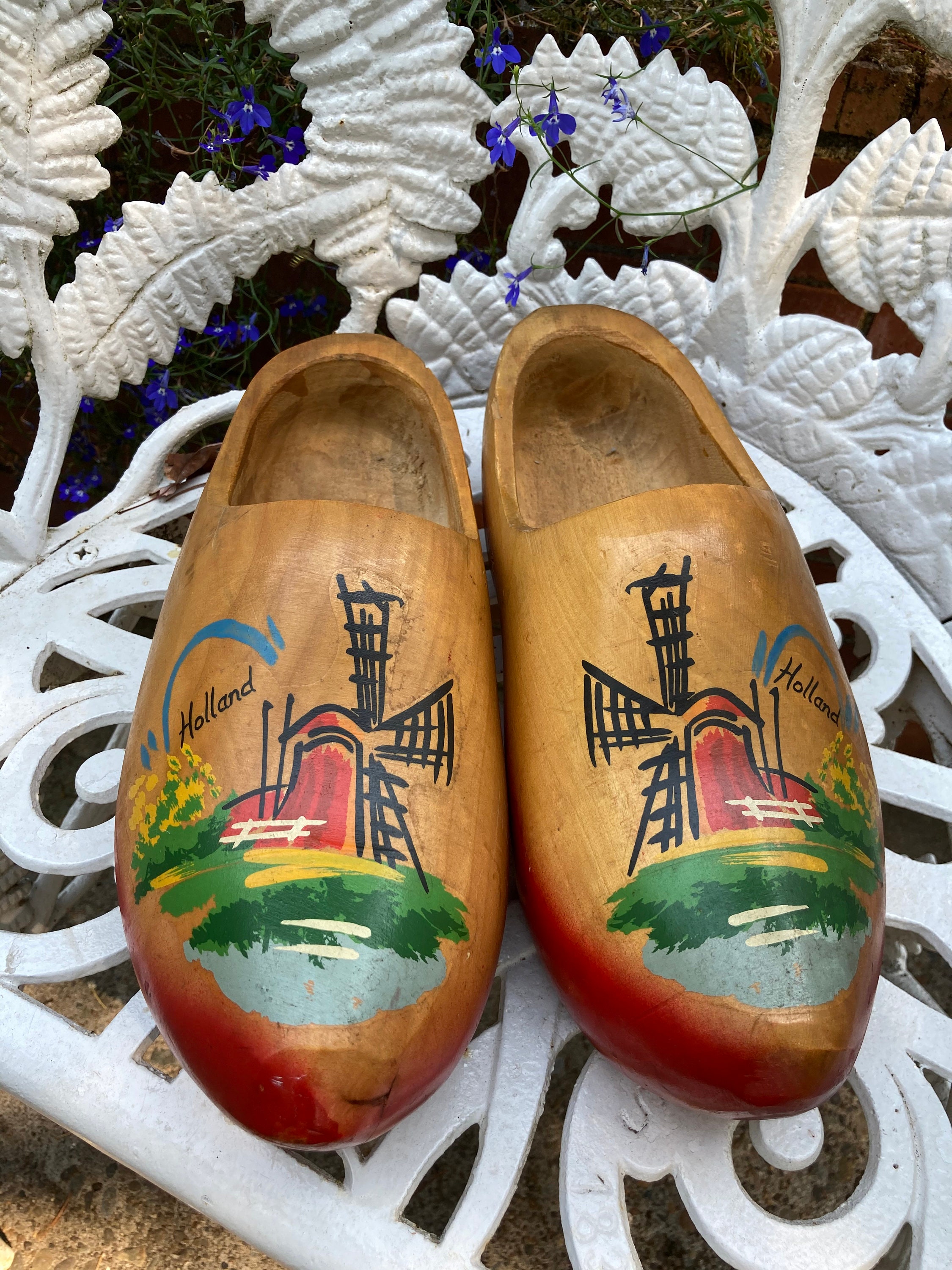 Wooden store holland shoes