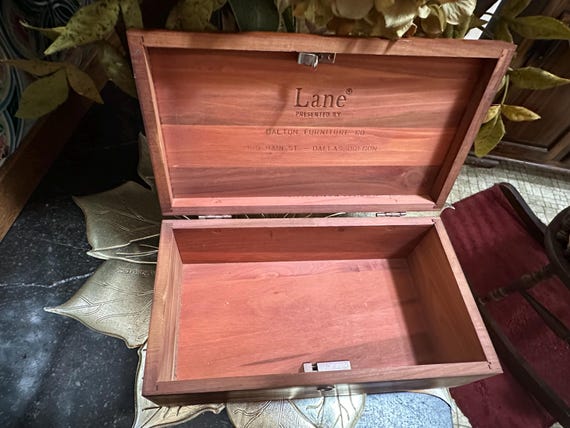 Lane Cedar Keepsake Box - image 4