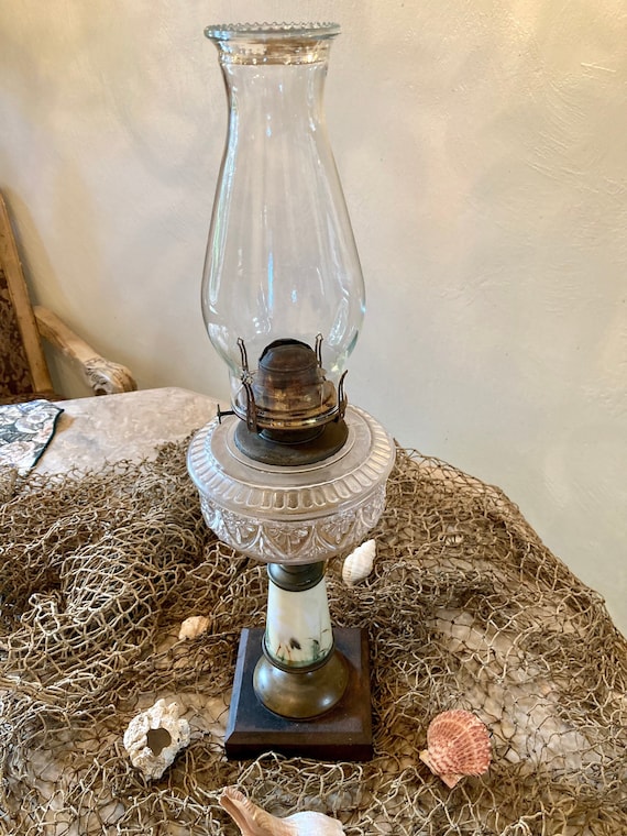 Antique Oil Lamp chimney (DR) Antique Oil Lamp chimney (DR)