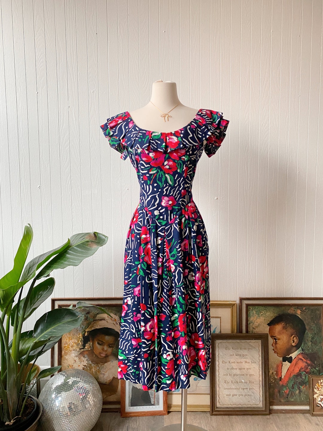 Vintage French Floral Ruffle Hem Dress