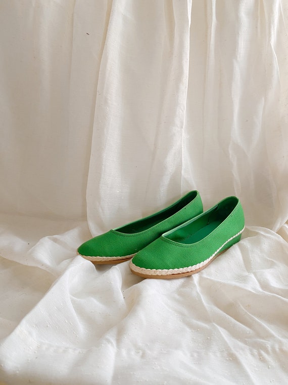 Vintage Kelly Green Grasshoppers Wedges | Size 6 - image 2