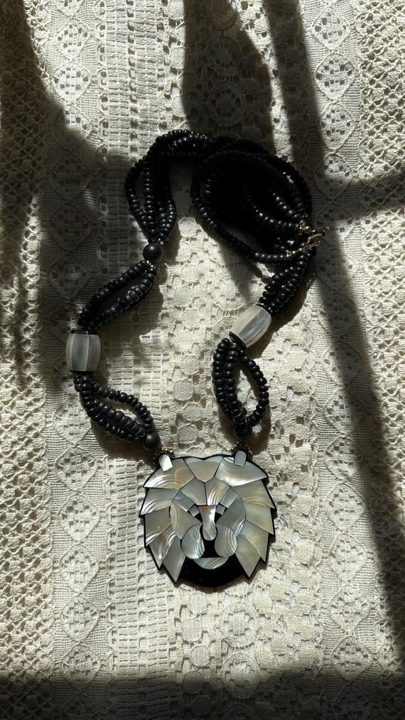 1970s Lightweight Boho Lion Necklace | Length: 28"