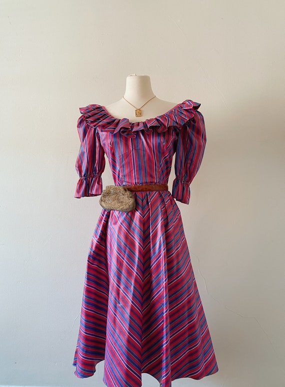 Vintage Ruffle Neck Taffeta Party Dress | Size XS SM