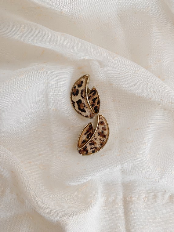 Vintage Gold Plated Hide Clip-on Earrings