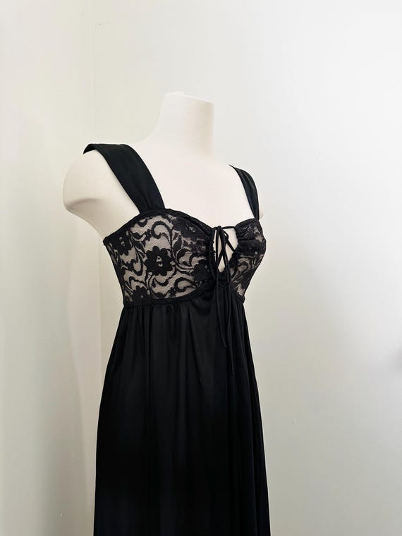 1970s/1980s Lacy Black Night Gown Peek a Boo Bust | Size SM