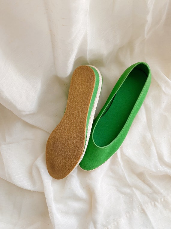 Vintage Kelly Green Grasshoppers Wedges | Size 6 - image 5