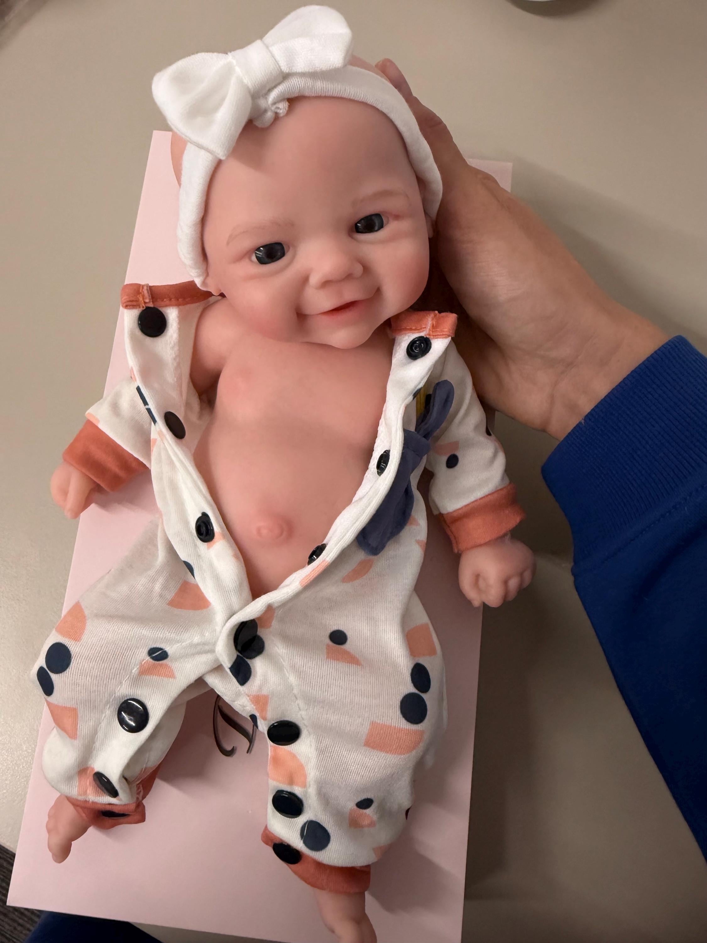 Reborn baby dolls girl with eyes open - Etsy 日本