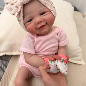 Reborn baby dolls girl with eyes open - Etsy 日本