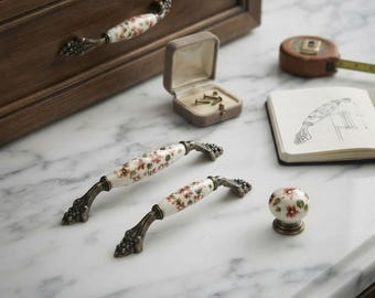 Maniglie per mobili in ceramica vintage, pomelli per cassetti in bronzo antico, pomelli floreali dipinti a mano, accessori decorativi per la cucina in stile rustico