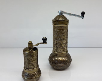 Molinillos de pimienta y café hechos a mano con placa de cobre, utensilios de cocina turcos.