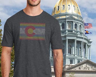 Camiseta con la bandera arcoíris de Colorado / Orgullo de Denver, gris oscuro jaspeado, hasta la talla 5XL