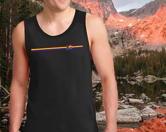 Logotipo del estado de Colorado, en una camiseta sin mangas negra teñida en prenda. Perfecta para mostrar el orgullo de Denver. Hasta la talla 3XL.