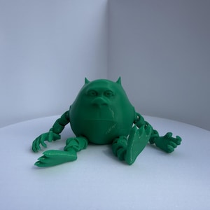Figura articulada de Sullowski / Juguete antiestrés flexible impreso en 3D / Mascota de escritorio articulada / Diseño de personaje original / PLA verde