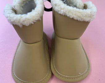 Carter's Child Of Mine Crib Shoes Baby's Size 3-6 Months Beige Boots Booties