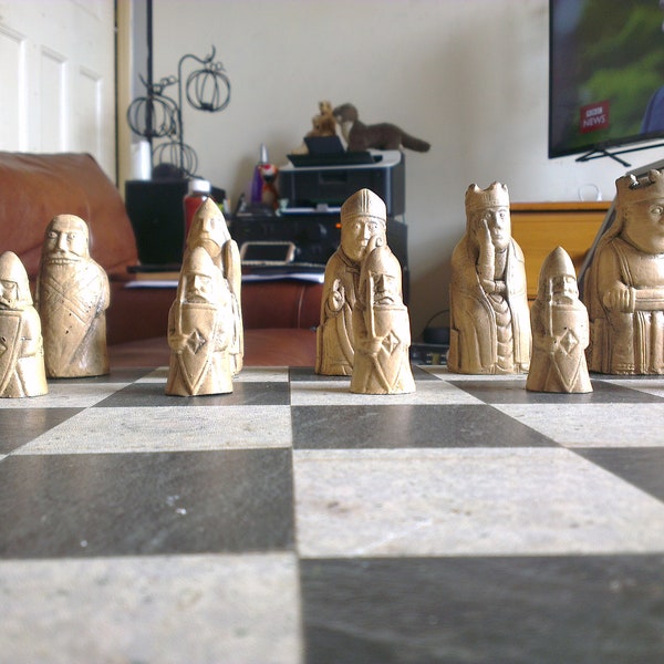Isle of Lewis Chess Set with Warder Pawns and Round Head Berserker Rooks with optional Vinyl Chess Board