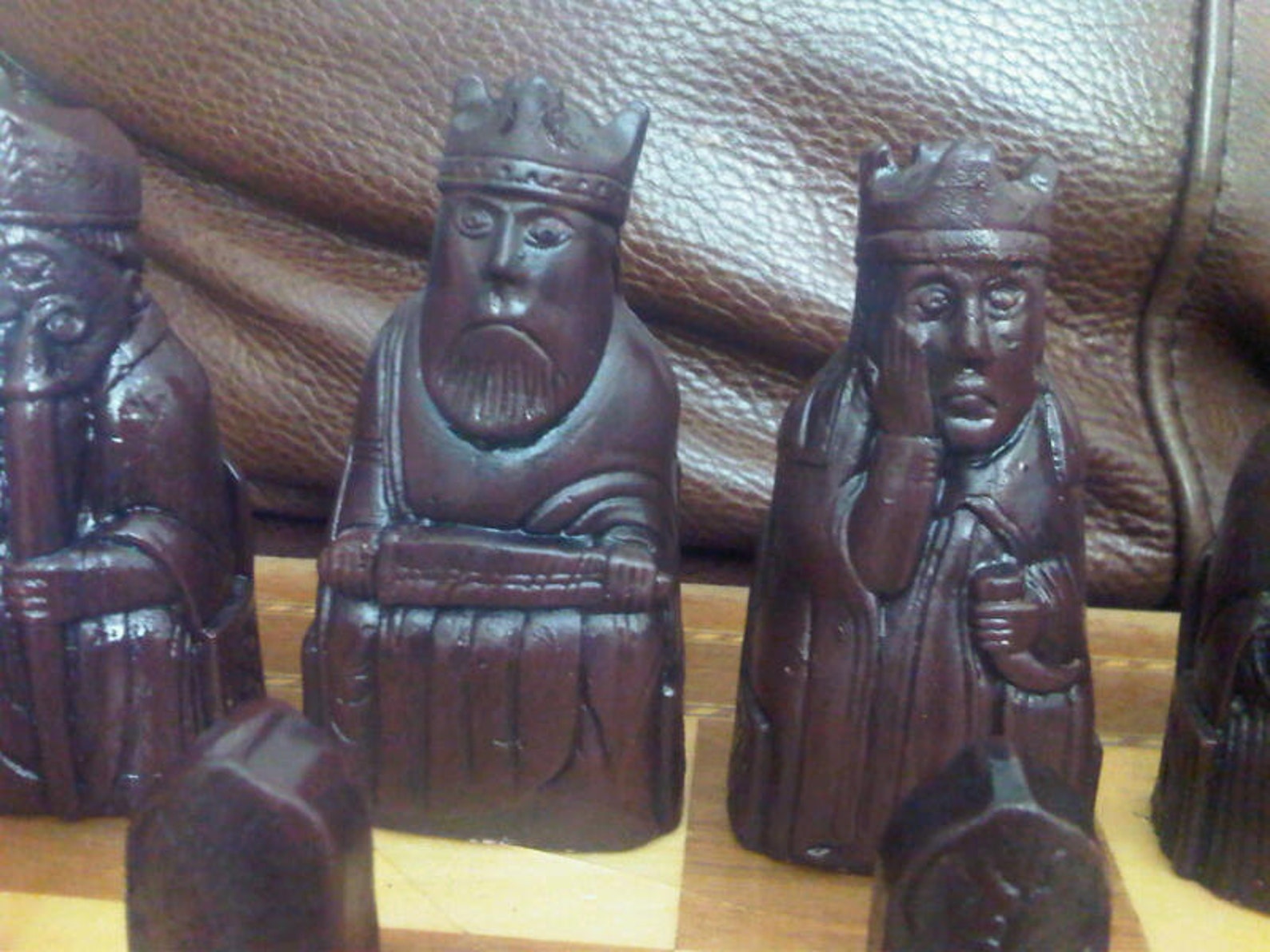 Vintage Isle of Lewis Chess Set. Deep Walnut and Antique Stone | Etsy