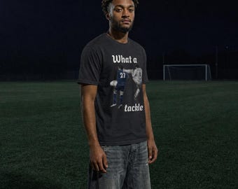Was für ein Tackle T-Shirt | Fußball Fußball Illustration, Spieler Aktion Tee