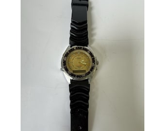 Vintage Casio Mens Chronograph 358 AMW-320C Digital Analog Watch