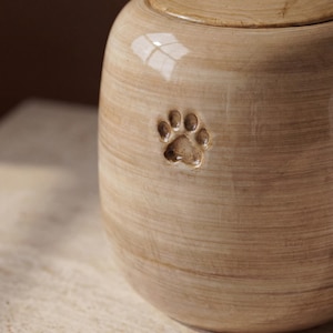Ceramic urn for pet ashes - minimal and elegant design - made in Italy image 3