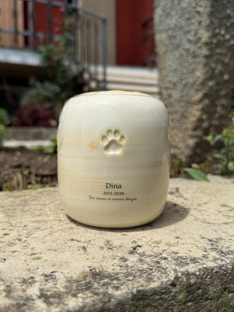 Ceramic urn for pet ashes - minimal and elegant design - made in Italy image 19