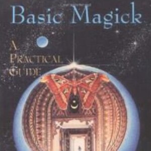 Könnte beinhalten: Buchcover von "Basic Magick: A Practical Guide" von Phillip Cooper. Die Illustration zeigt eine surreale Darstellung mit einem großen, verzierten Tor, einem Schmetterling und Himmelselementen. Der Titel ist blau, der Name des Autors steht unten.