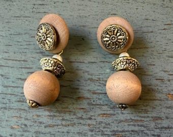 Boho Wood Double Sided Stud Earrings Gold Tone Floral Filigree Tribal Vintage 90
