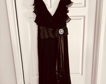 Womens Evening Gown Dress size 4P, Tadashi Formal Gown 100% Silk Chiffon Plum, Summer Evening Gown, Sleeveless Gown