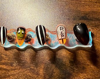 Unhas Postiças | Conjunto Picolé Assustador de Verão | Design com Pingente de Amêndoa | Abas de Cola
