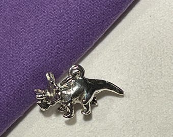 Sterlingzilveren triceratops-bedel