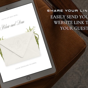 Puede incluir: Una pantalla de tableta que muestra una invitaci&oacute;n digital con el texto YOU'VE GOT MAIL FROM... Blair and Dan, un gr&aacute;fico de sobre blanco con un monograma y detalles florales verdes, y el texto CLICK ENVELOPE TO OPEN abajo.