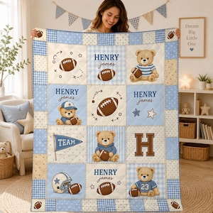 Manta personalizada de fútbol para bebé: manta infantil estilo patchwork con osito de peluche.