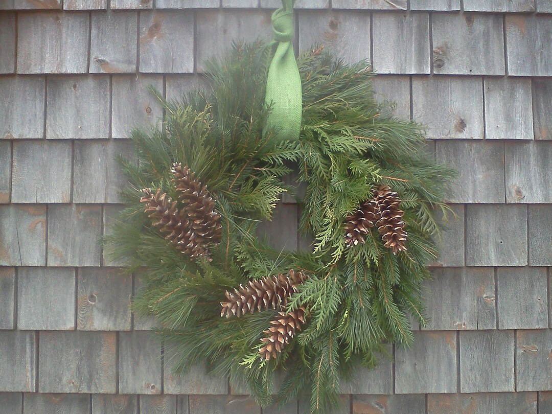 Fresh Maine Christmas Wreath 24 Inch With Green Burlap Hanger Etsy