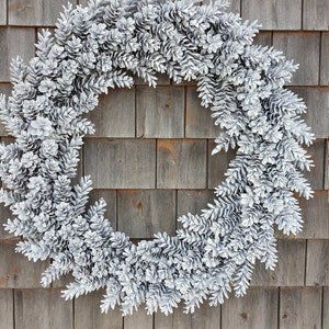 Thirty Inch Maine Pinecone Wreath Perfect White