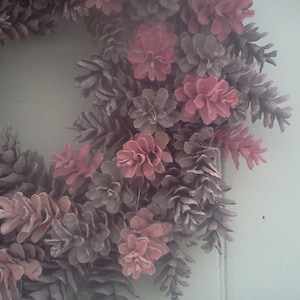 Pretty IN Pink Maine Pinecone Wreath 18 Inch image 2