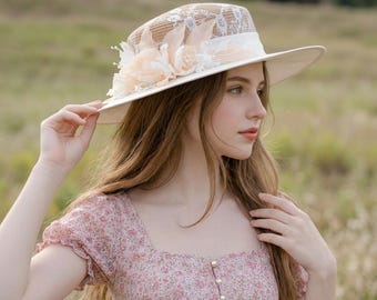 Olieverf Brits Frans Retro Elegant Wit Satijnen Bruidshoed Tovenaar Vintage Wedding Tea Party Couture Cap