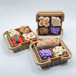 3D-geprinte picknickmand met klikmechanisme: Brood, kaas, aardbeien – bureauaccessoire om mee te friemelen