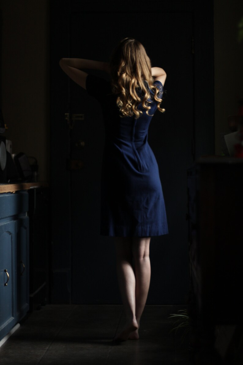 50s60s Navy Wool wiggle dress pockets Small with bow